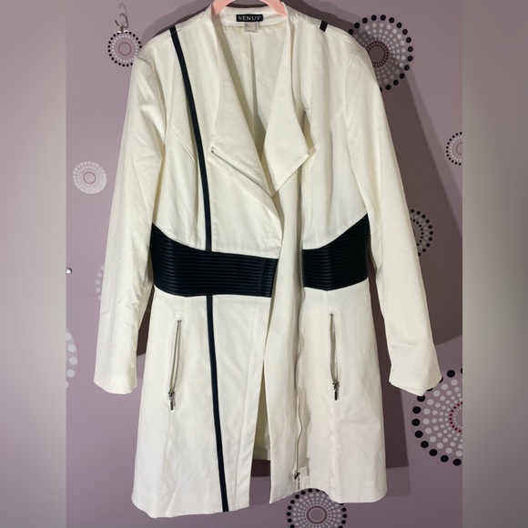 VENUS classy wear with anything spring jacket. Like new condition. - Picture 7 of 10